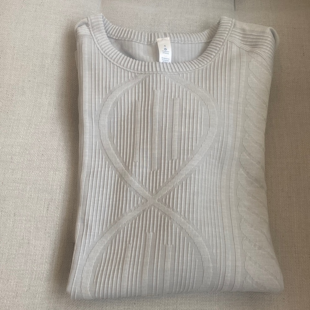 NWT REST LESS PULLOVER